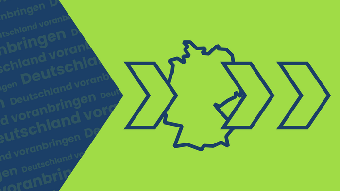 Deutschland voranbringen steht links im Bild. Es folgt ein Pfeil, der nach rechts zeigt, dann ein Umriss der Deutschland-Karte. Danach folgen wieder zwei Pfeile. Sie zeigen, dass es vorangeht.